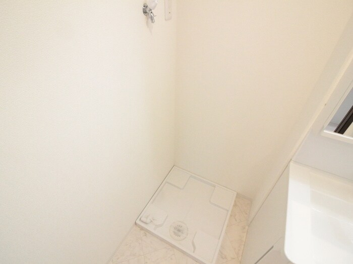 物件内観写真15　(洗濯機置場)