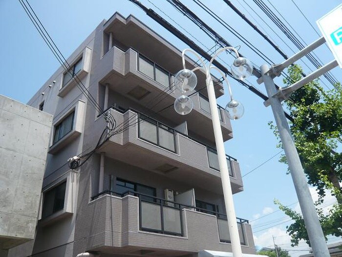 物件外観写真6　(エントランス部分)