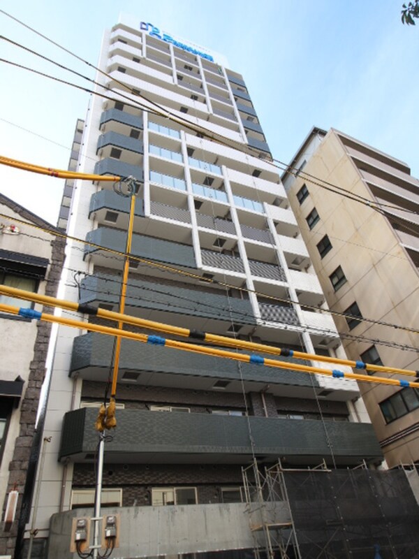 建築中