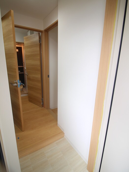 物件内観写真4　(廊下)