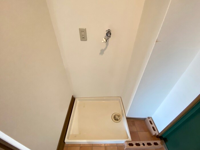 物件内観写真17　(洗濯機置場)