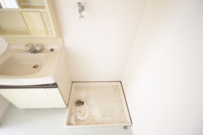 物件内観写真13　(洗濯機置場)