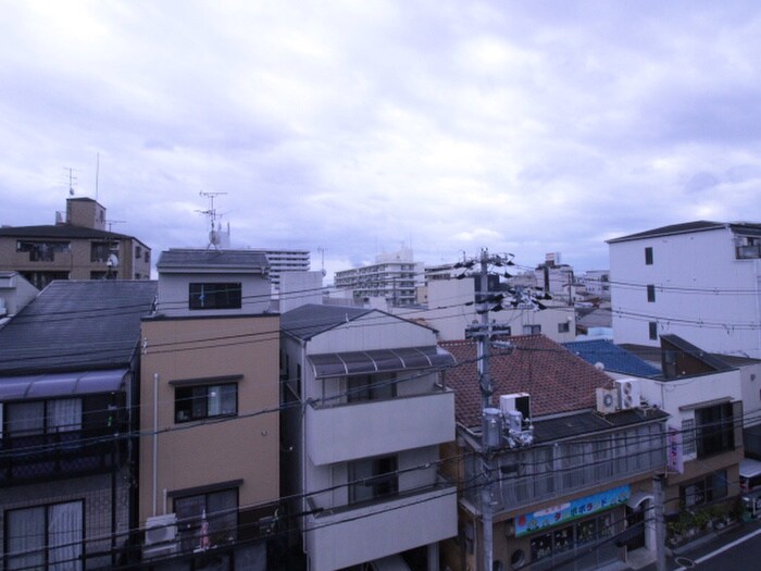 物件内観写真16　(室内からの展望)