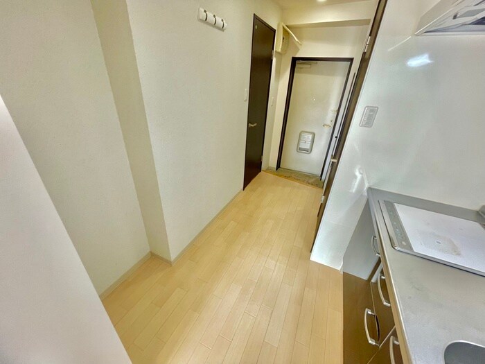 物件内観写真8　(廊下)