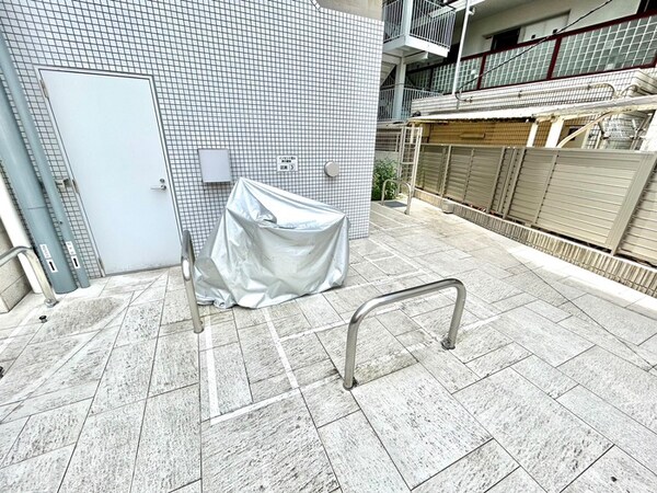 バイク置き場