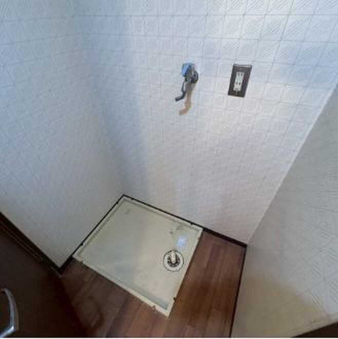 物件内観写真12　(洗濯機置場)