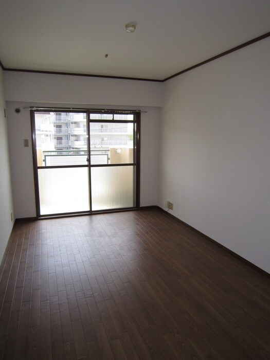 物件内観写真9　(室内からの展望)