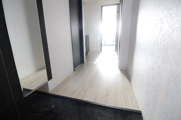 物件内観写真17　(玄関)