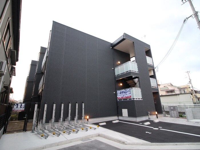 物件外観写真1　(外観写真)