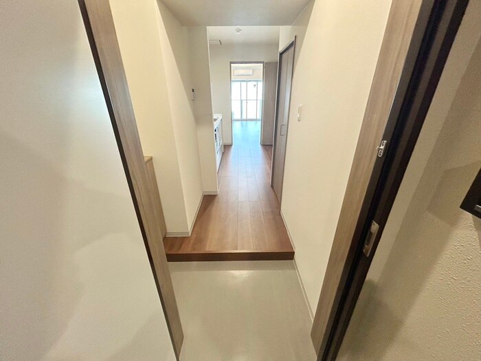 物件内観写真6　(廊下)