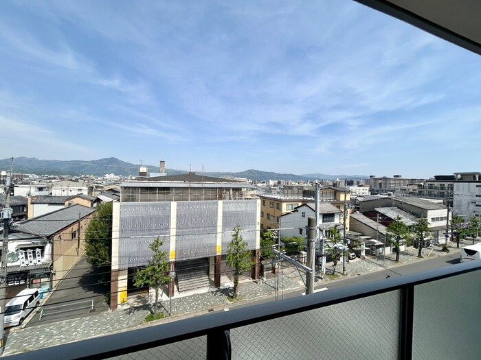 物件内観写真14　(室内からの展望)