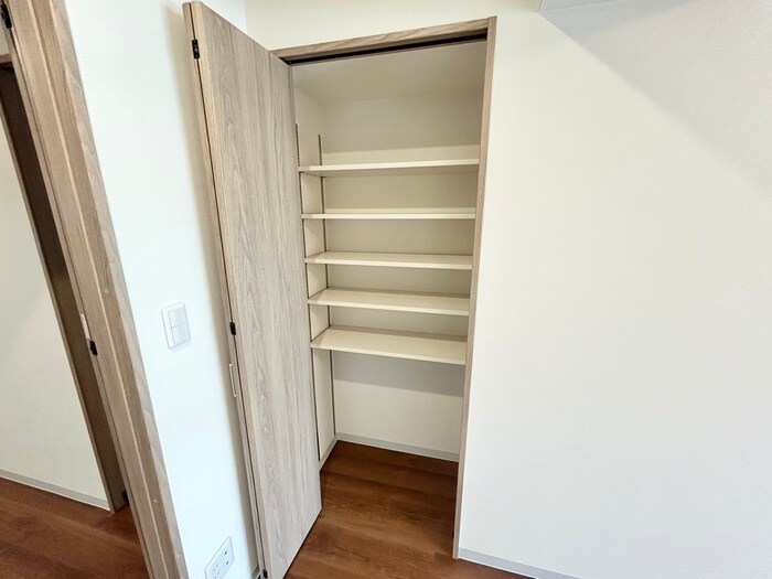 物件内観写真15　(収納)