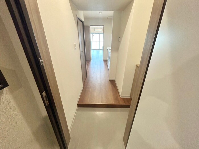 物件内観写真18　(廊下)