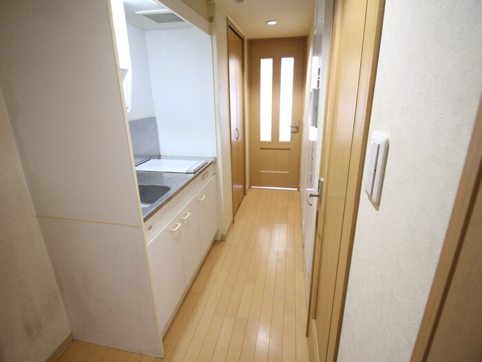 物件内観写真12　(廊下)