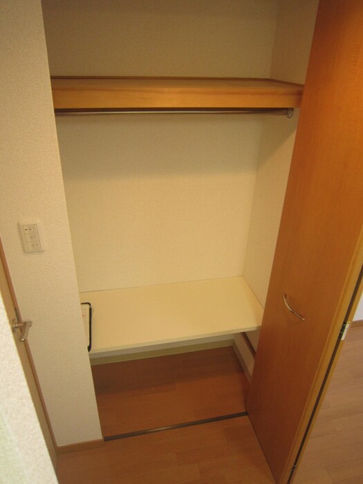 物件内観写真10　(収納)