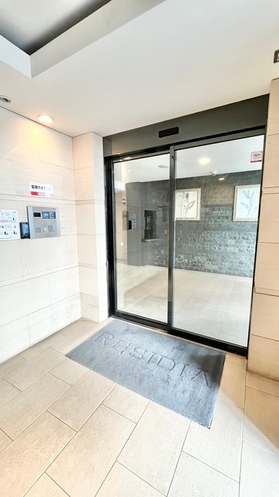 物件外観写真2　(エントランス部分)