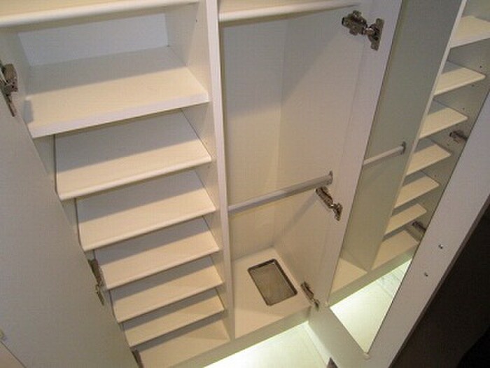 物件内観写真12　(靴箱)