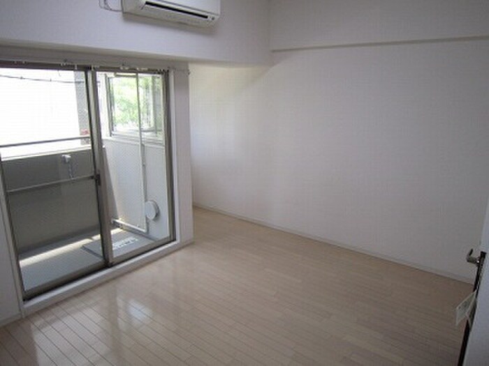 物件内観写真13　(室内からの展望)