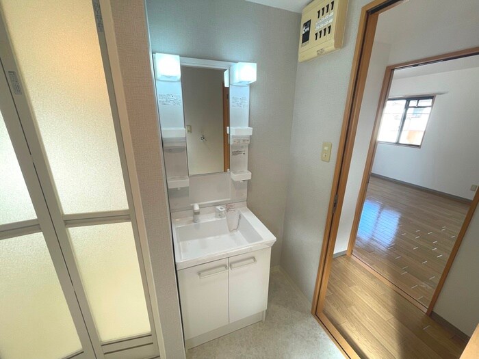 物件内観写真9　(洗面)