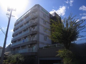 マンションコメット外観写真