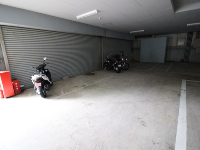 物件外観写真5　(駐輪場)