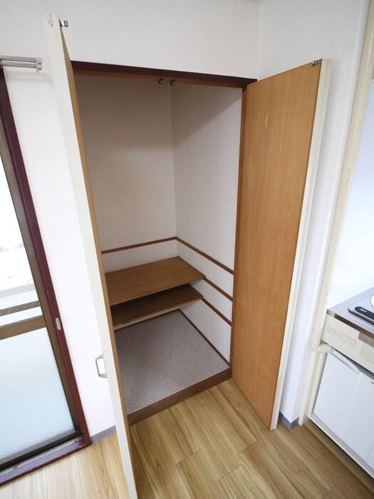 物件内観写真10　(収納)