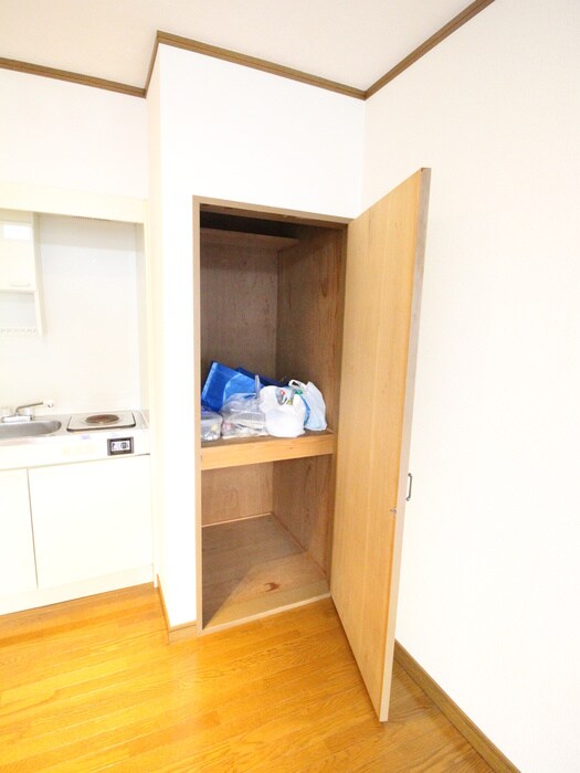 物件内観写真12　(収納)