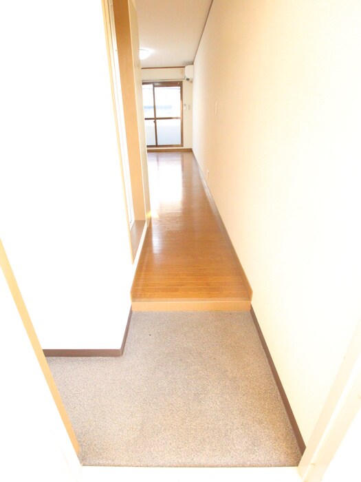 物件内観写真14　(廊下)