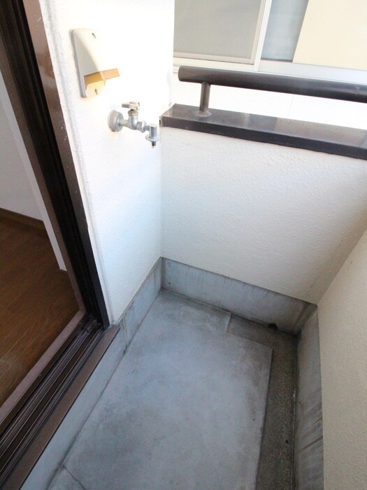 物件内観写真16　(洗濯機置場)