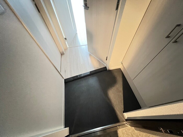 物件内観写真16　(玄関)