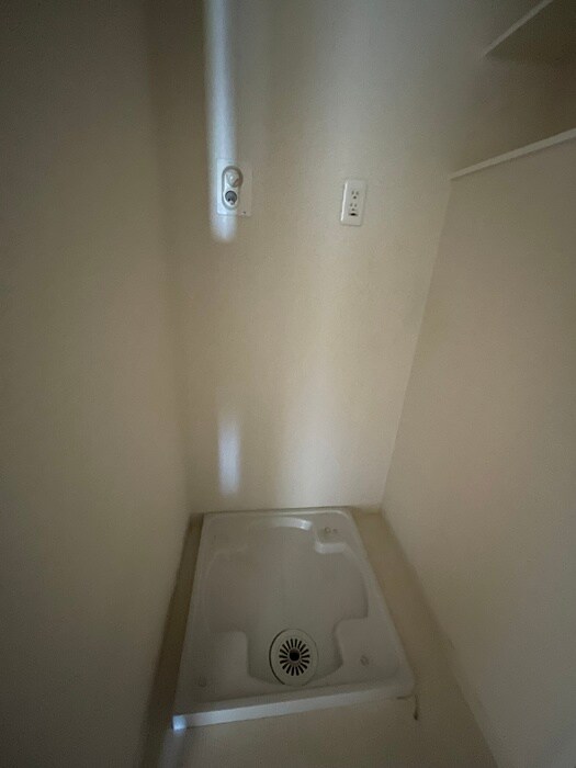 物件内観写真18　(洗濯機置場)