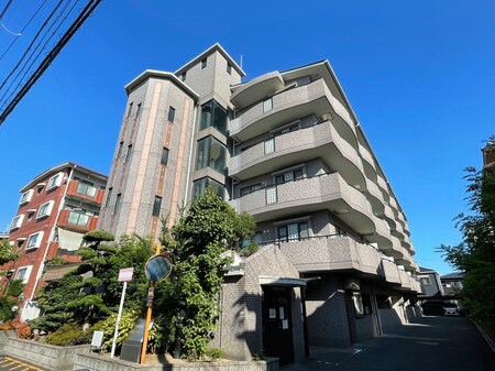 ｽﾃｰｼｮﾝﾊｲﾂ千里丘２外観写真