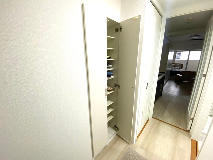 物件内観写真8　(靴箱)