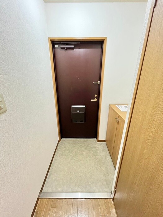 物件内観写真18　(玄関)