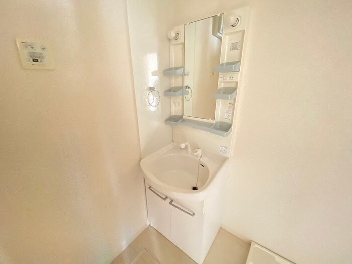 物件内観写真9　(洗面)