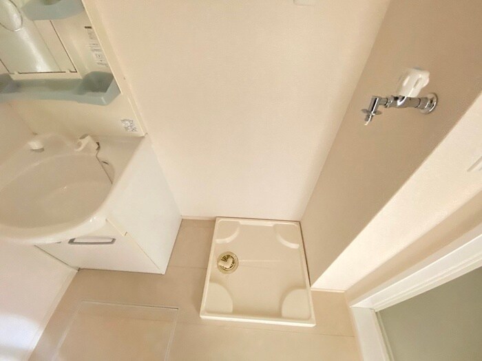 物件内観写真12　(洗濯機置場)