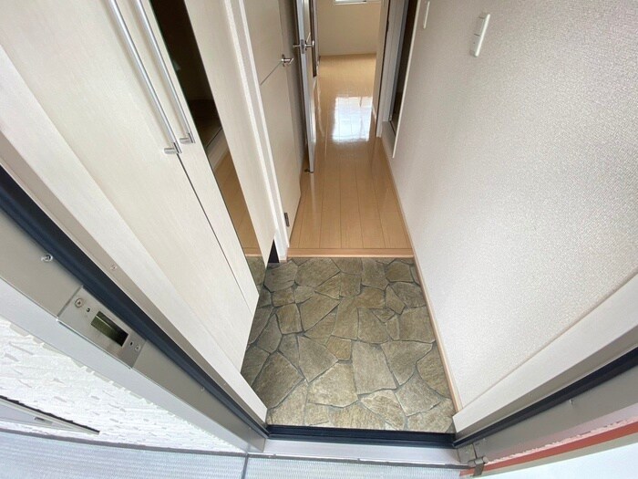 物件内観写真13　(玄関)