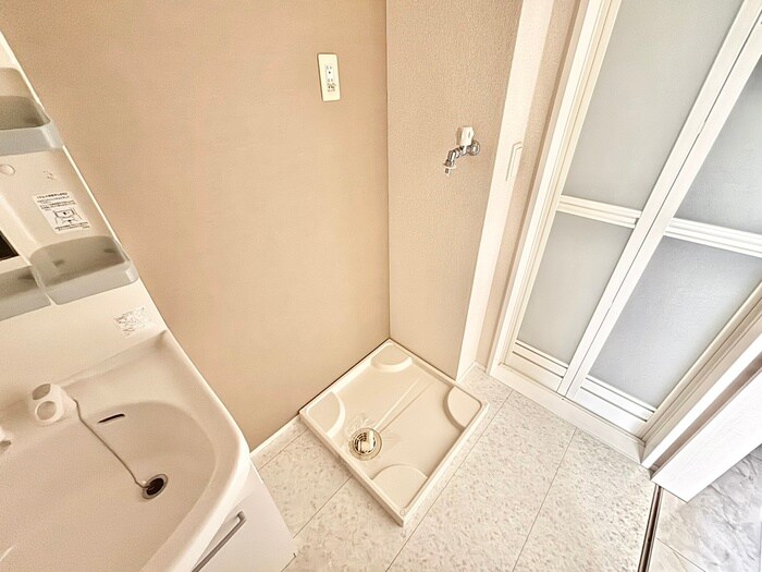 物件内観写真18　(洗濯機置場)