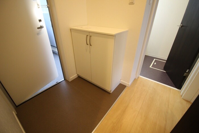 物件内観写真14　(玄関)