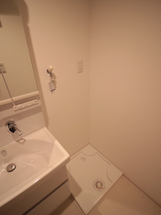 物件内観写真10　(洗濯機置場)