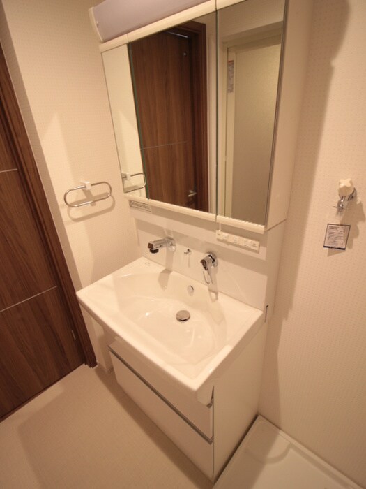 物件内観写真11　(洗面)