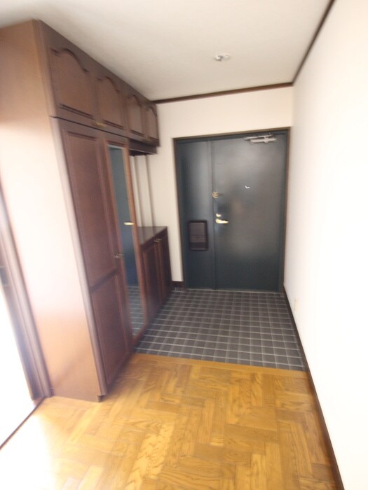 物件内観写真7　(玄関)