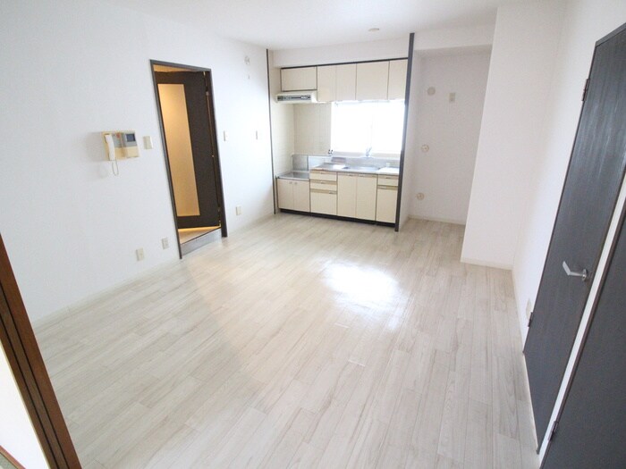 物件内観写真8　(居室)