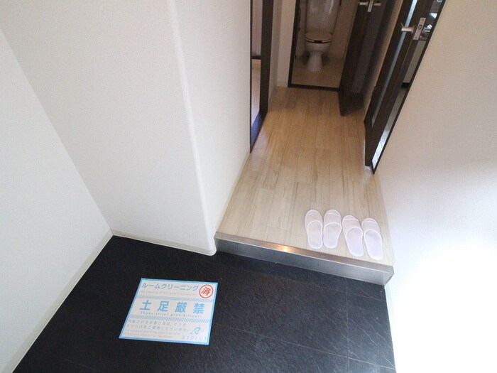物件内観写真17　(玄関)