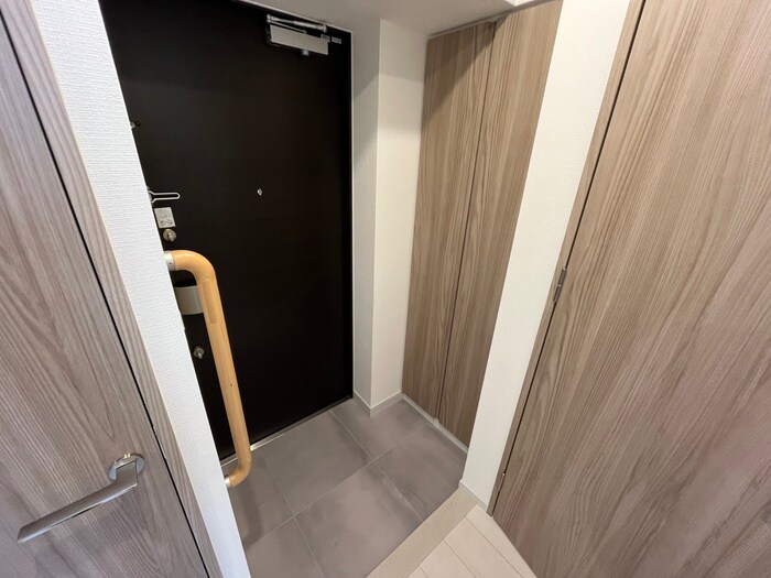 物件内観写真16　(玄関)