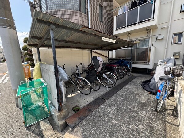 駐輪場