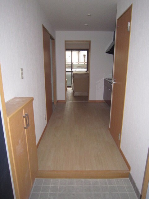 物件内観写真8　(廊下)