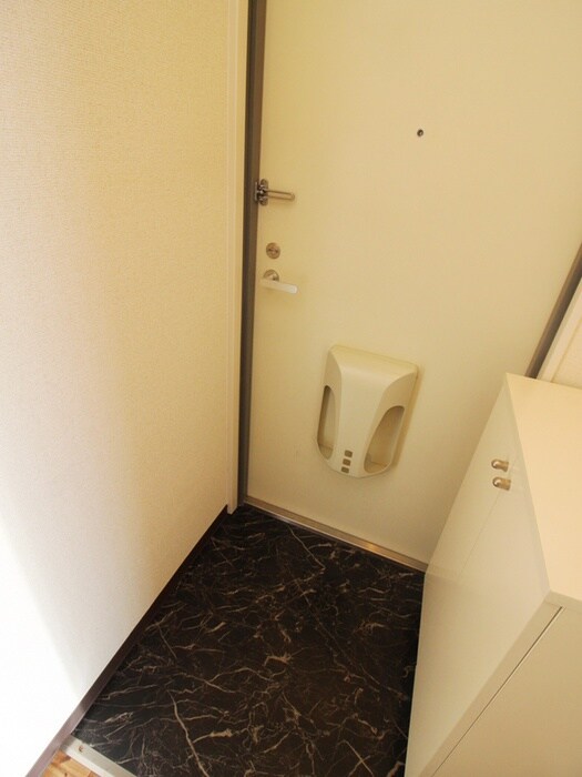 物件内観写真16　(玄関)