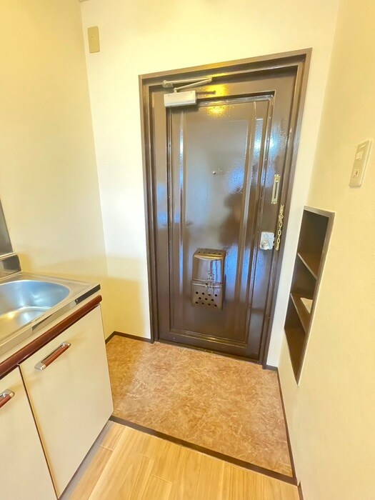 物件内観写真17　(玄関)