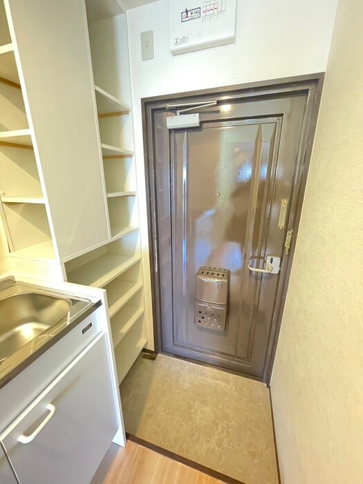 物件内観写真17　(玄関)